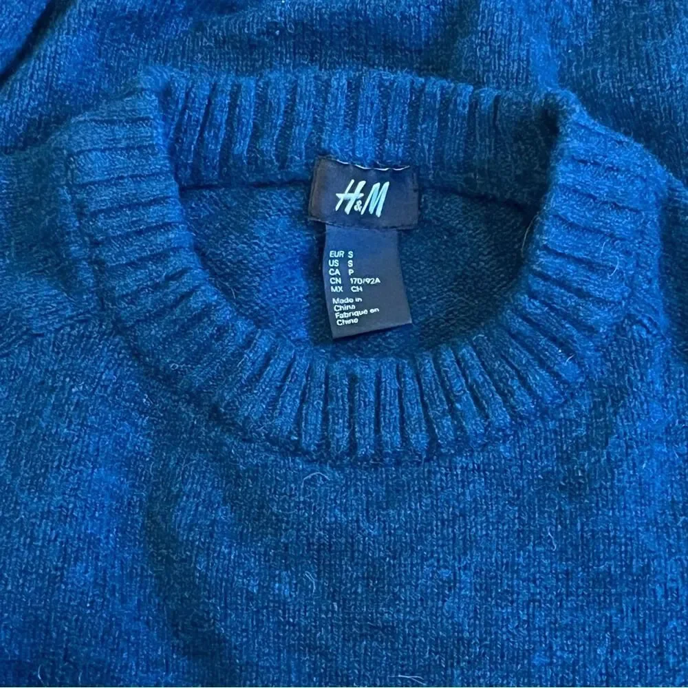 H&M Wool Blend Crew Neck Long Sleeved Sweater Blue Size Small